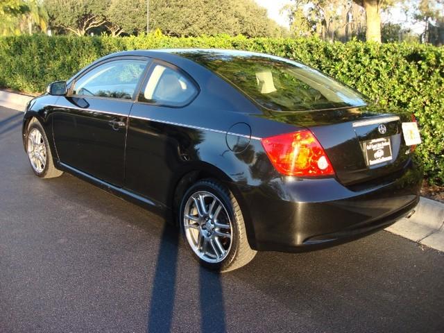 Scion tC 2006 photo 1