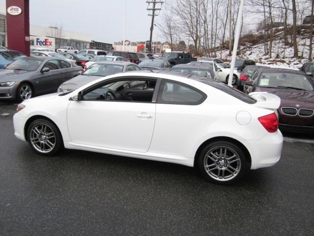 Scion tC 2006 photo 2