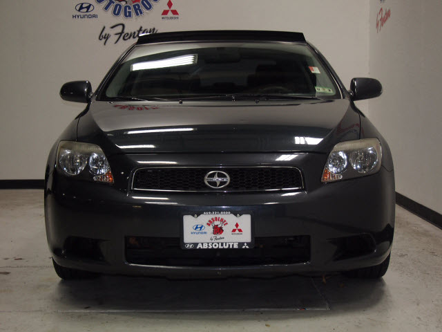 Scion tC 2006 photo 1