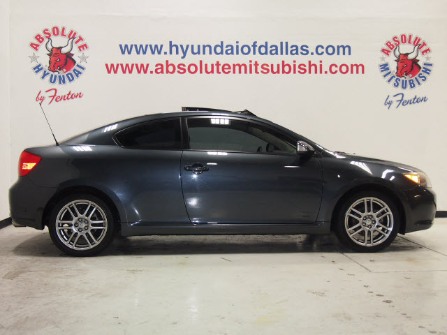 Scion tC 2006 photo 2