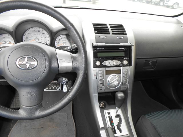 Scion tC 2006 photo 4