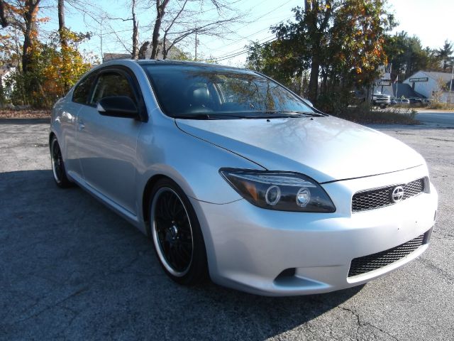 Scion tC 2006 photo 0