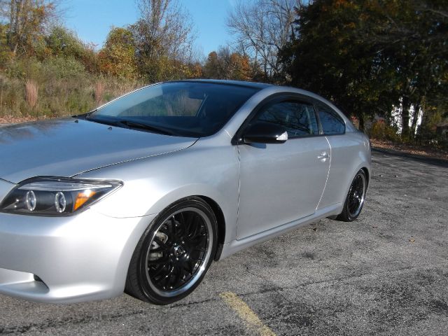 Scion tC 2006 photo 1