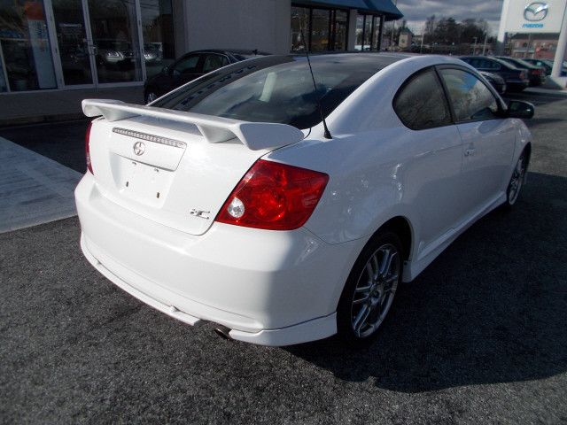 Scion tC 2006 photo 2