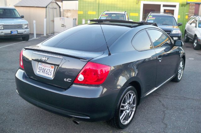 Scion tC 2006 photo 8