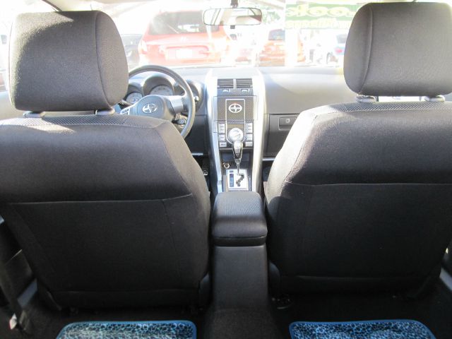 Scion tC 2006 photo 8