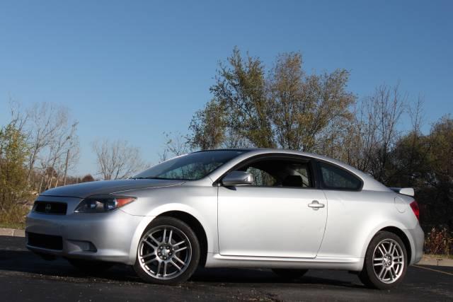 Scion tC 2006 photo 2