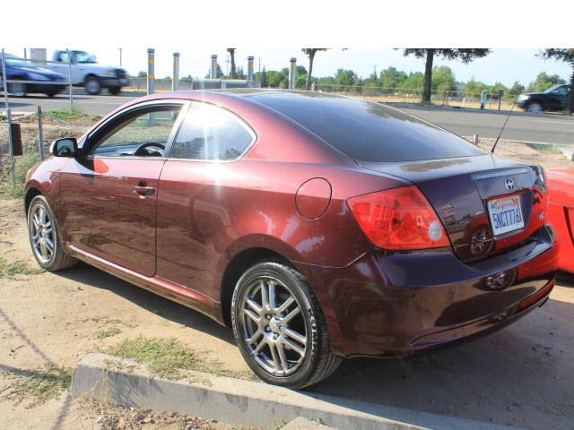 Scion tC 2006 photo 8