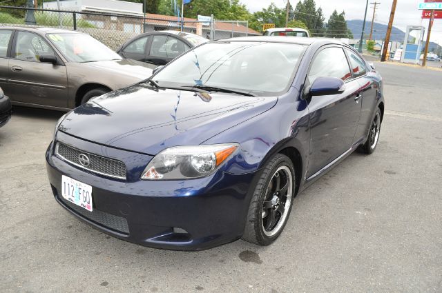 Scion tC 2006 photo 1