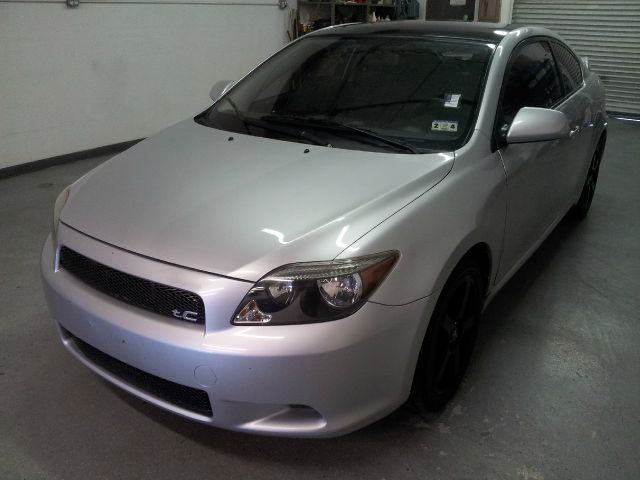 Scion tC 2006 photo 1