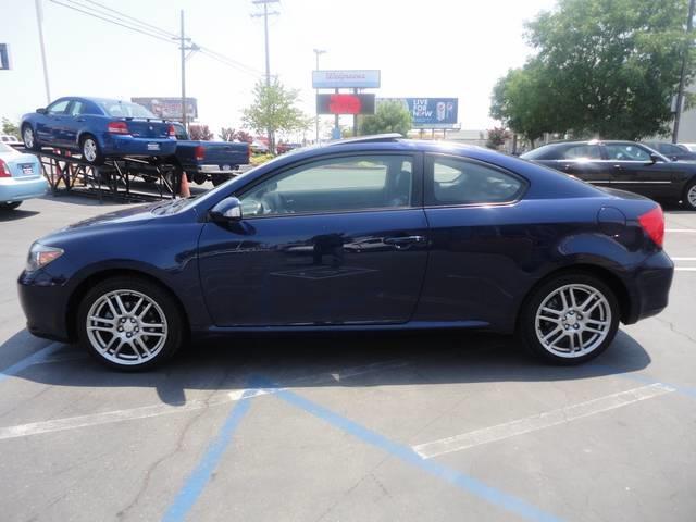 Scion tC 2006 photo 2