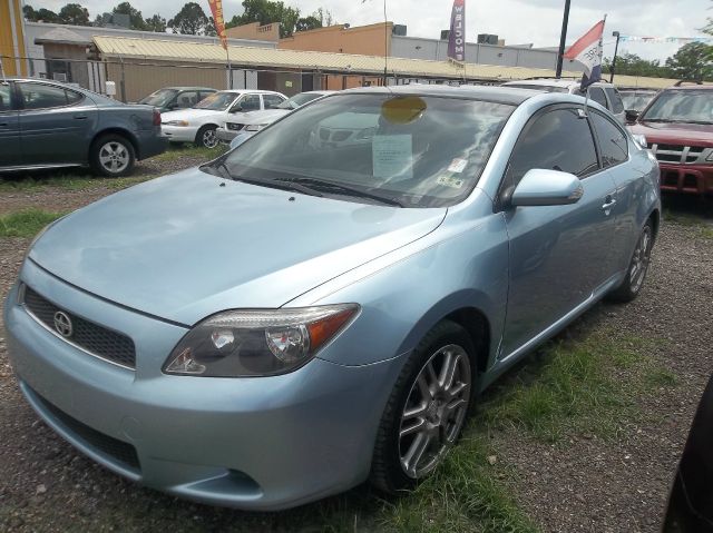 Scion tC 2006 photo 2