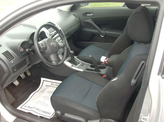 Scion tC 2006 photo 2