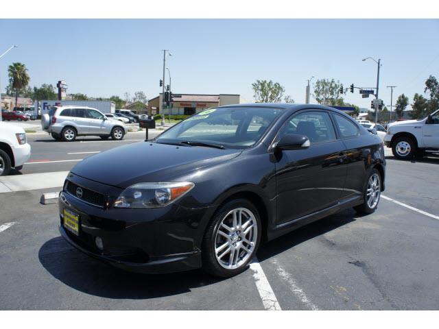 Scion tC 2006 photo 2