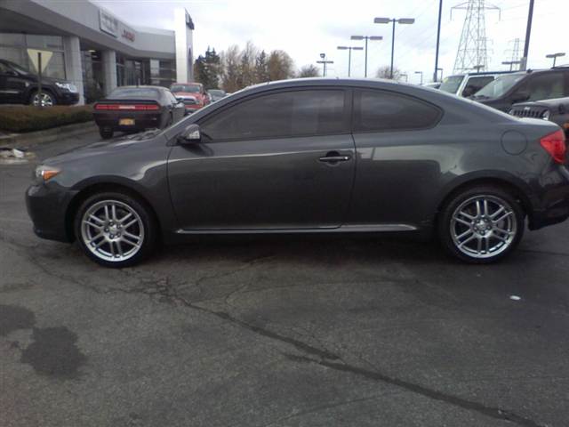 Scion tC 2006 photo 1