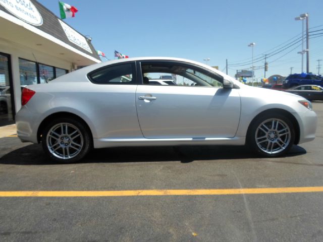 Scion tC 2006 photo 14