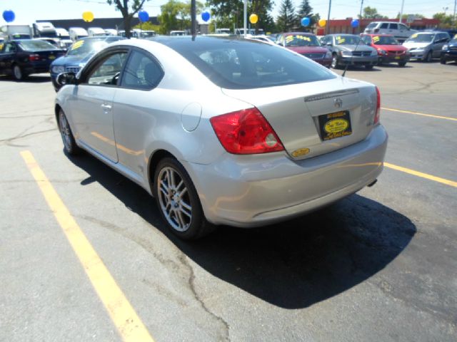 Scion tC 2006 photo 6