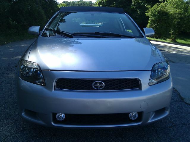 Scion tC 2006 photo 1