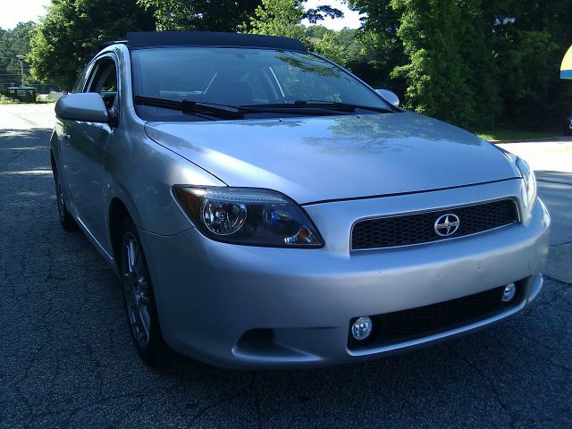 Scion tC 2006 photo 2