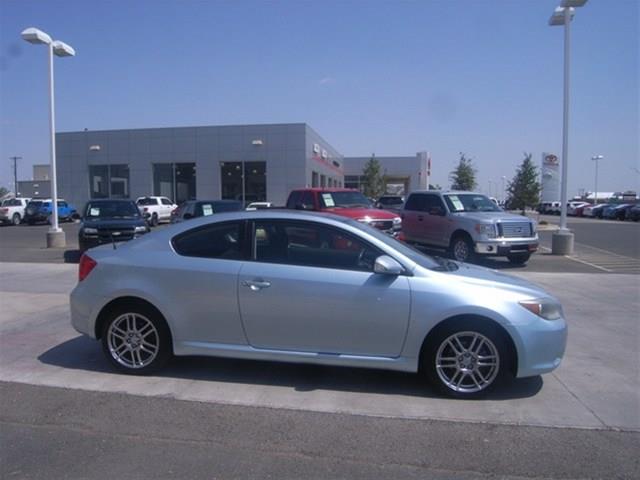 Scion tC 2006 photo 2