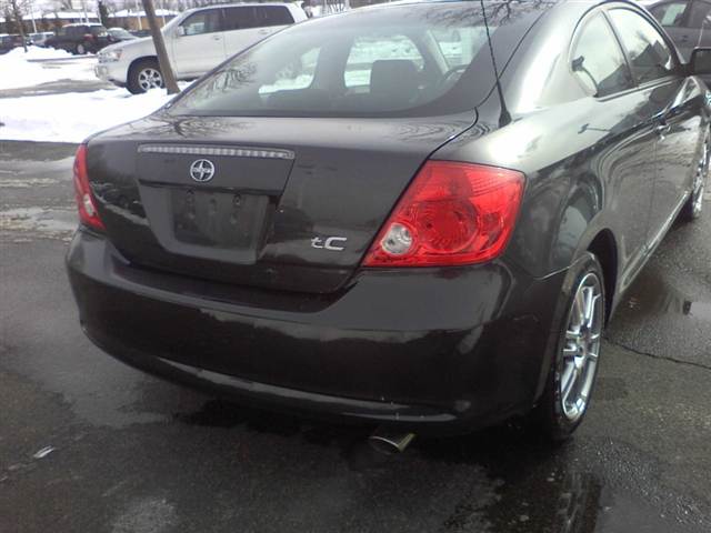 Scion tC 2006 photo 2