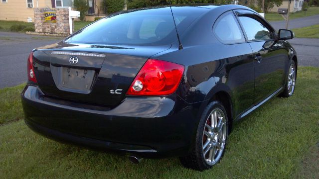 Scion tC 2006 photo 1