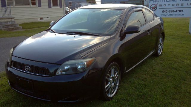 Scion tC 2006 photo 2