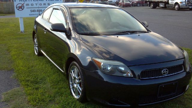 Scion tC 2006 photo 4