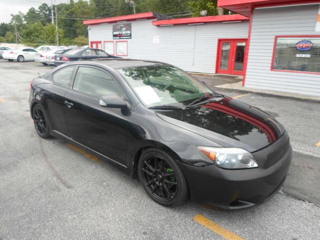 Scion tC 2006 photo 1