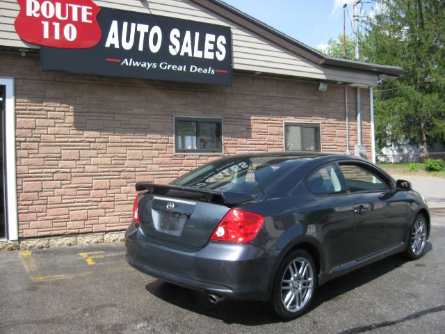 Scion tC 2006 photo 2