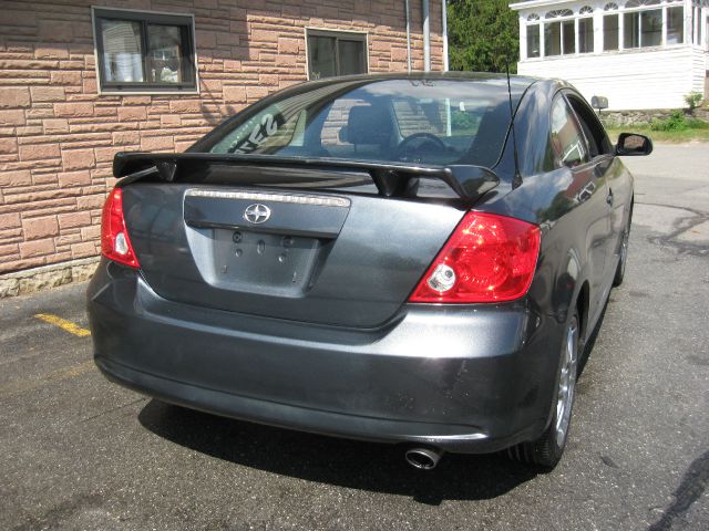 Scion tC 2006 photo 6