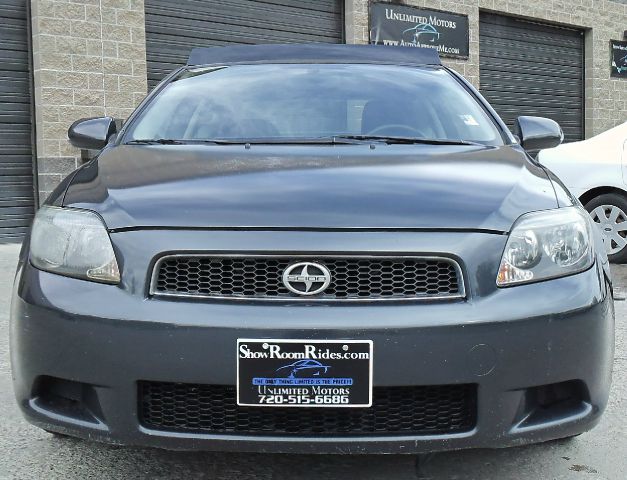 Scion tC 2006 photo 2