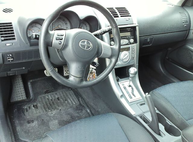 Scion tC 2006 photo 23