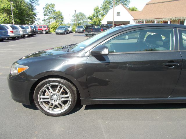 Scion tC 2006 photo 1