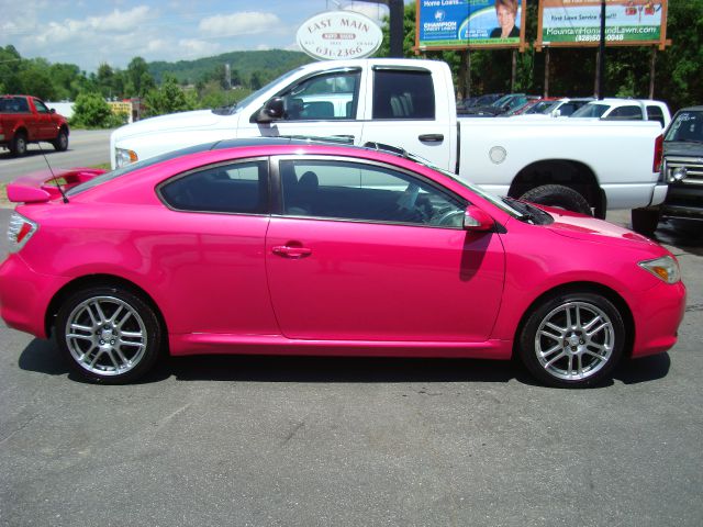 Scion tC 2006 photo 1