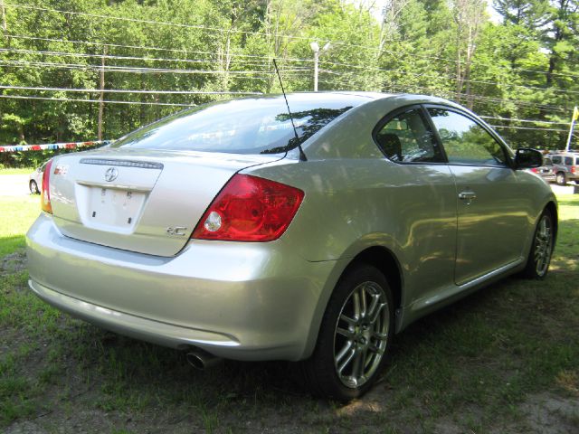 Scion tC 2006 photo 1