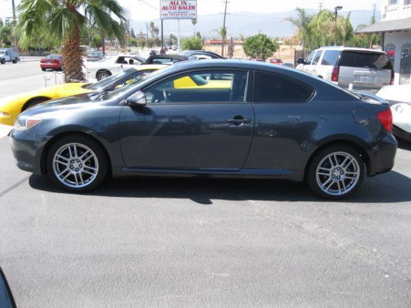 Scion tC 2006 photo 2