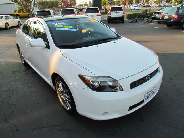 Scion tC 2006 photo 3