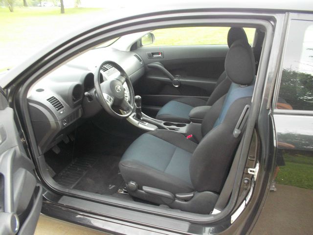 Scion tC 2006 photo 1