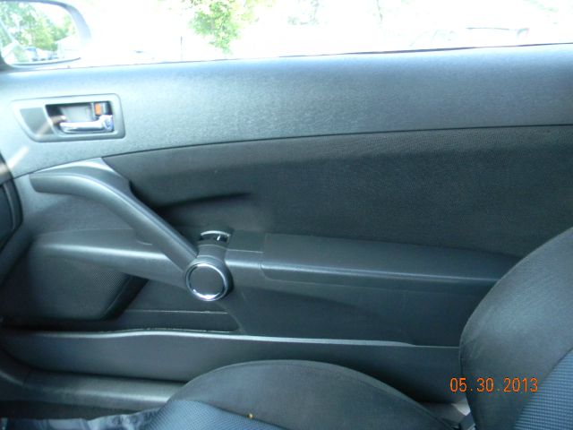 Scion tC 2007 photo 9