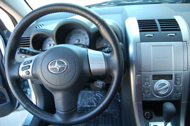 Scion tC 2007 photo 16