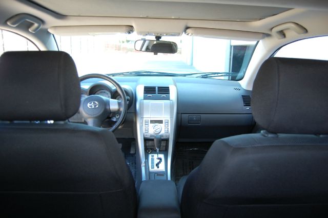 Scion tC 2007 photo 2