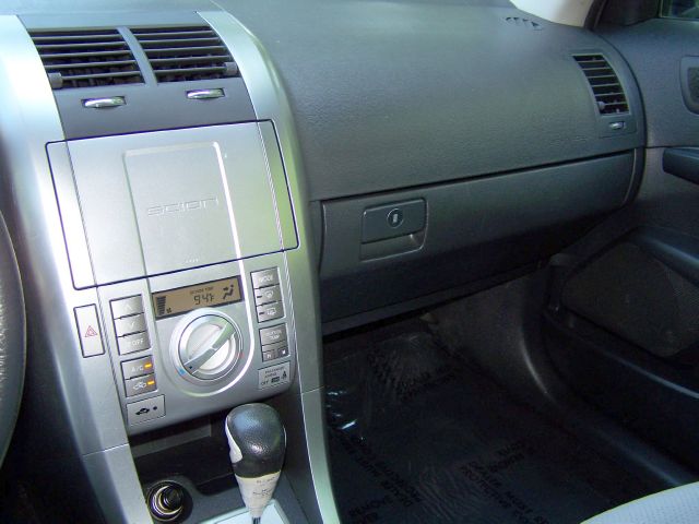 Scion tC 2007 photo 16