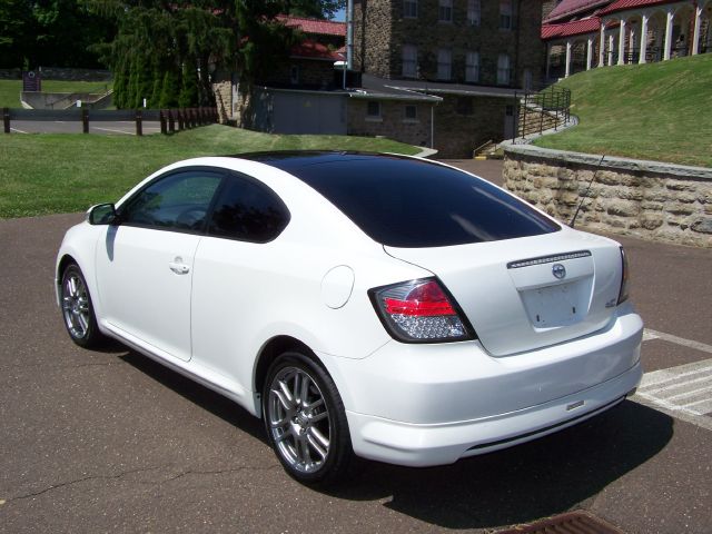 Scion tC 2007 photo 17