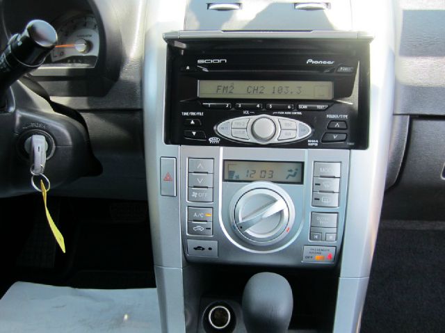 Scion tC 2007 photo 2