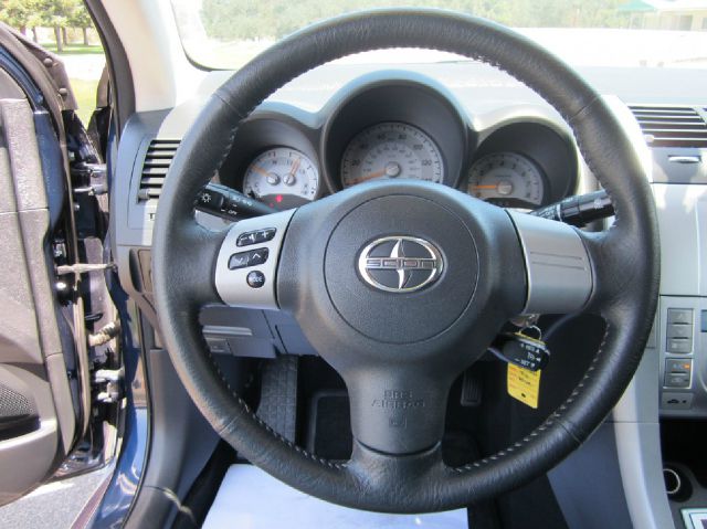 Scion tC 2007 photo 3