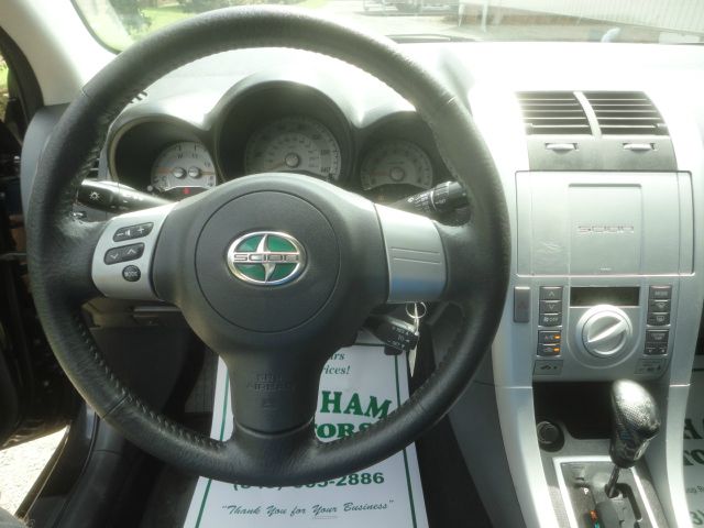 Scion tC 2007 photo 2