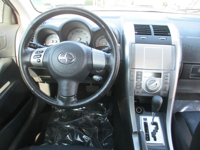 Scion tC 2007 photo 1