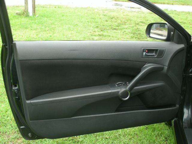 Scion tC 2007 photo 9