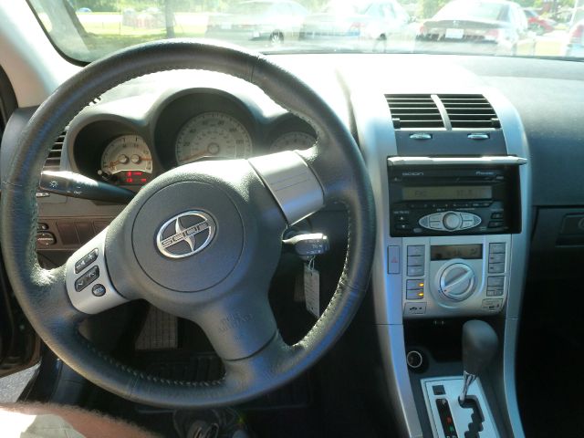 Scion tC 2007 photo 12